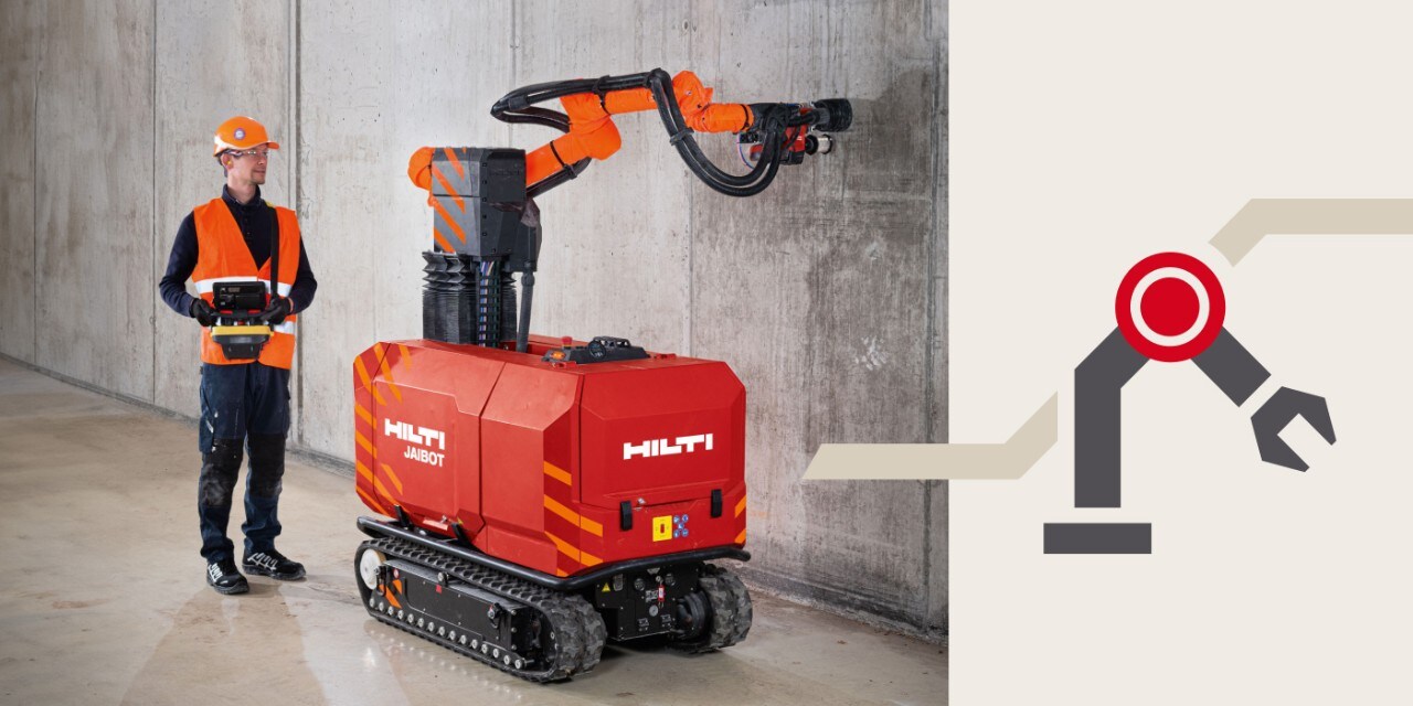 Ein Mann steht neben einem Hilti Jaibot und steuert diesen. Rechts daneben ist eine Illustration, die einen Roboterarm zeigt.  