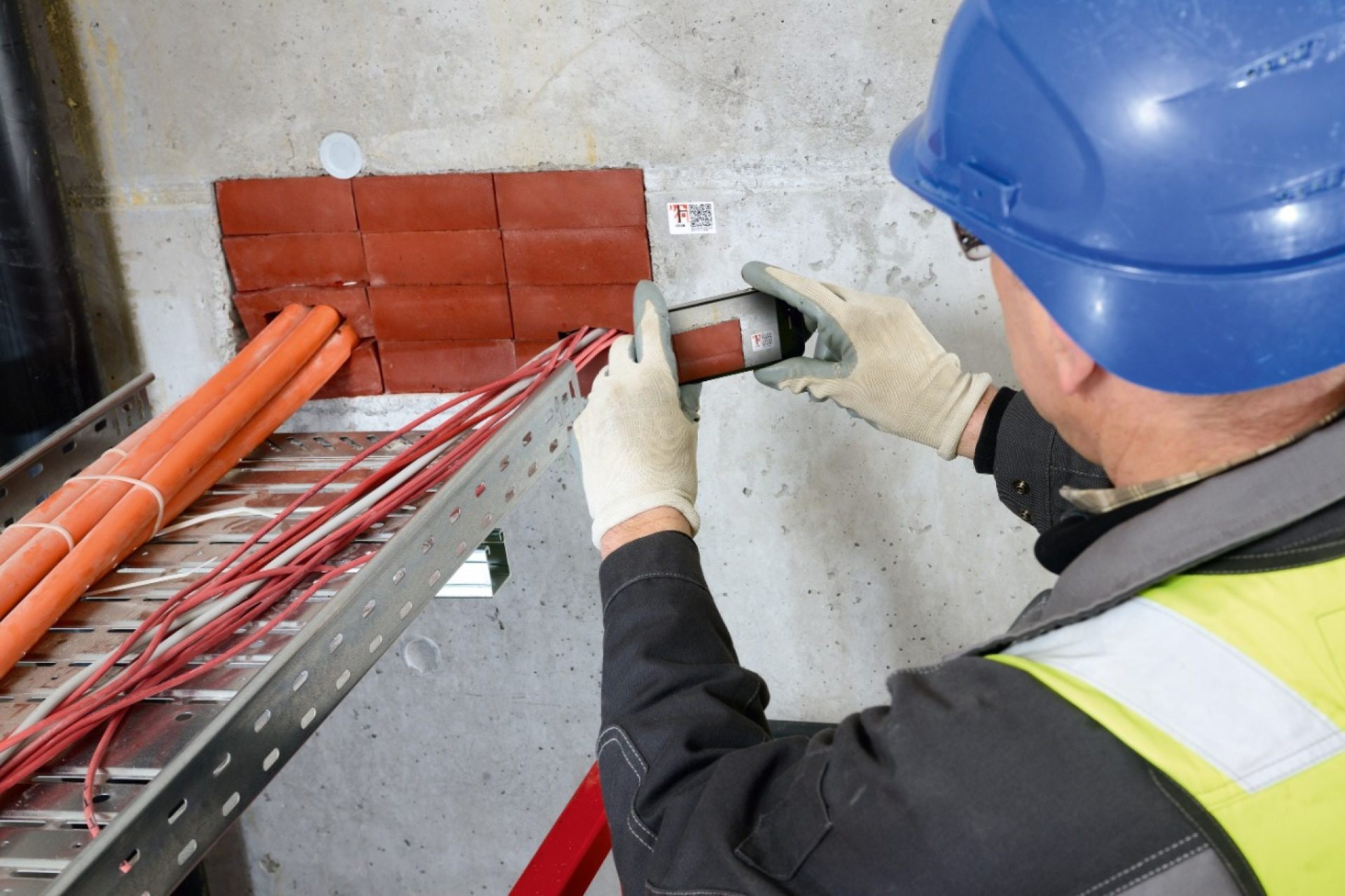 Please enter alternative text here (optional)