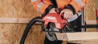 Akku-Handkreissäge SC 30WR-22 Akku-Handkreissäge mit vormontiertem 190 mm | 7-1/4” Blatt für präzise Schnitte bis 70 mm│2-3/4 in Holz und Holzwerkstoffplatten (Nuron Akku-Plattform) Anwendungen 3