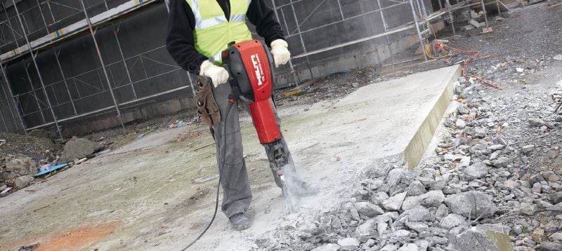 Elektrischer Abbruchhammer TE 3000-AVR für schwere Arbeiten Außergewöhnlich leistungsfähiger Abbruchhammer mit Hex 28 Aufnahme für schwere Abbrucharbeiten an Betonböden Anwendungen 1