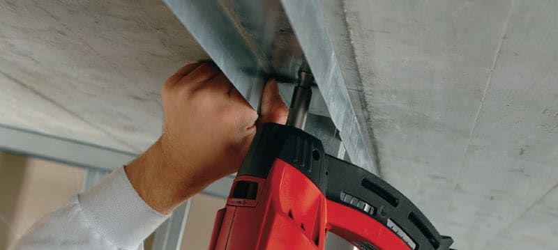 X-GN MX Nägel für Beton (magaziniert) Magazin für Standardnägel zur Verwendung mit dem gasbetriebenen Bolzensetzgerät GX 120 auf Beton und anderen Grundmaterialien Anwendungen 1