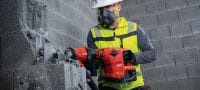 Akku-Meißelhammer TE 500-22 Kabelloser SDS Max (TE-Y) Abbruch- und Meißelhammer für Meißelarbeiten in Beton oder Mauerwerk, mit aktiver Vibrationsreduktion (Nuron Akku-Plattform) Anwendungen 1