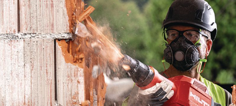 TE-Y SC Spatmeißel Äußerst robuste SDS Max (TE-Y) Spatmeißel zum Abtragen von Schweißspritzern, ausgetretenem Schalungsbeton und anderen Rückständen Anwendungen 1