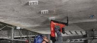 X-FC MX Multi-Clip Verstellbare Fixbride, optimiert für magazinierte Nägel und kompatibel mit einer Vielzahl von Befestigungsverfahren, Untergrundmaterialien und Rohrdurchmessern Anwendungen 2