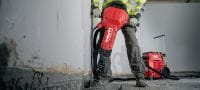 Elektrischer Abbruchhammer TE 3000-AVR für schwere Arbeiten Außergewöhnlich leistungsstarker Abbruchhammer für schwere Beton-Abbrucharbeiten, zum Trennen von Asphalt, für Erdarbeiten und zum Setzen von Erdleitern Anwendungen 2