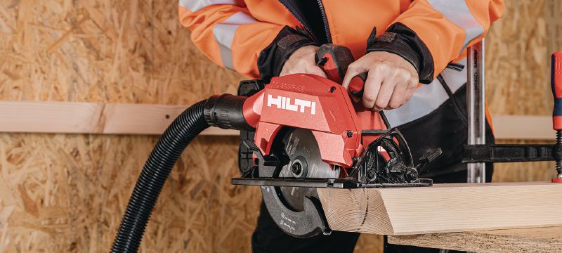 Akku-Handkreissäge SC 30WR-22 Akku-Handkreissäge mit vormontiertem 190 mm | 7-1/4” Blatt für präzise Schnitte bis 70 mm│2-3/4 in Holz und Holzwerkstoffplatten (Nuron Akku-Plattform) Anwendungen 1