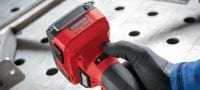 Akku-Bandfeile GFB 6X-A22 Akku-Bandfeile (22 V) mit frei justierbarer Drehzahlregulierung zum Schleifen und Nachbearbeiten von Edelstahl, Stahl, Aluminium, Kupfer, Messing und Titan Anwendungen 5