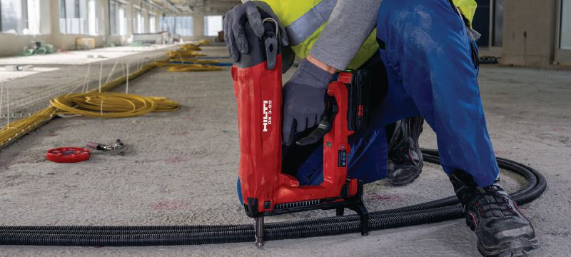 Akku-Bolzensetzgerät BX 3-ME-22 für Beton (Ausführung M&E) Bolzensetzgerät mit Nuron-Akku-Technologie zur Befestigung von Kabeln, Leerrohren und Gewindebolzen an Beton, Stahl und Mauerwerk (max. Nagellänge 42 mm│15/16) Anwendungen 1